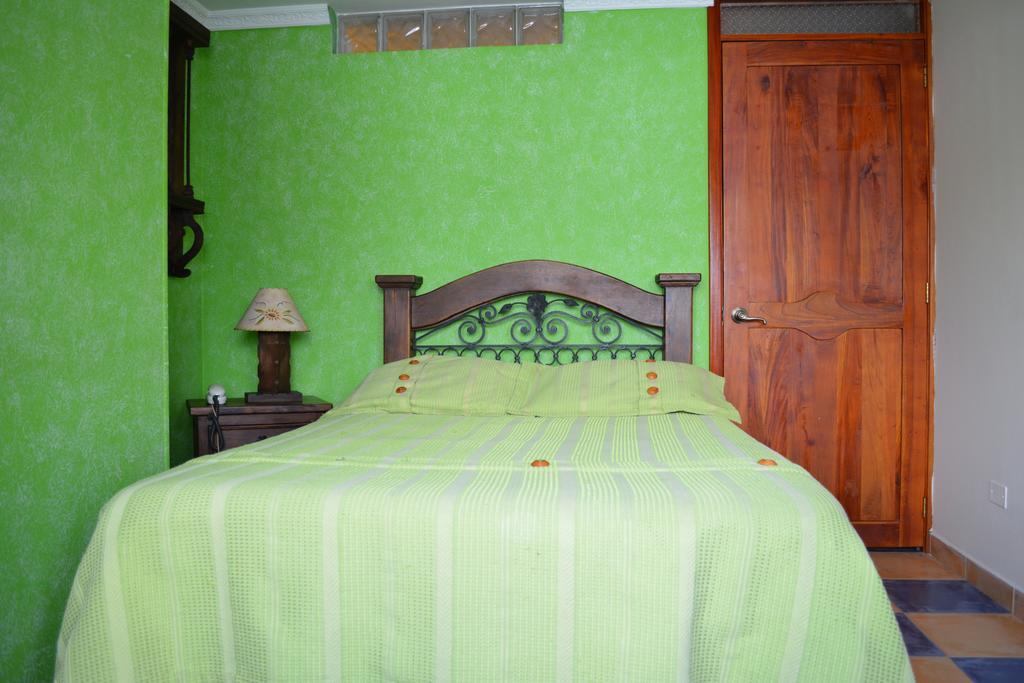 Hotel Casa Colonial Santa Rosa De Cabal Chambre photo